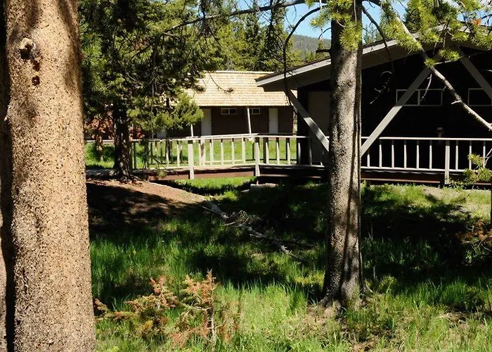 Hotel Lake Lodge Cabins